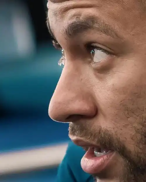 载了球迷的 载了球迷的